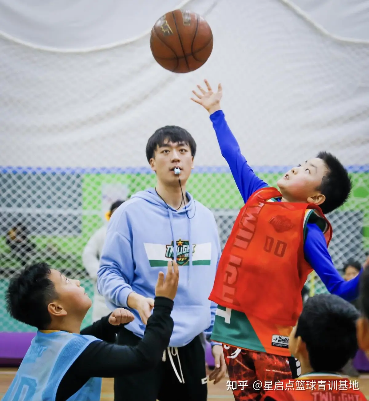 专业篮球运动员推荐的赛事训练计划_1